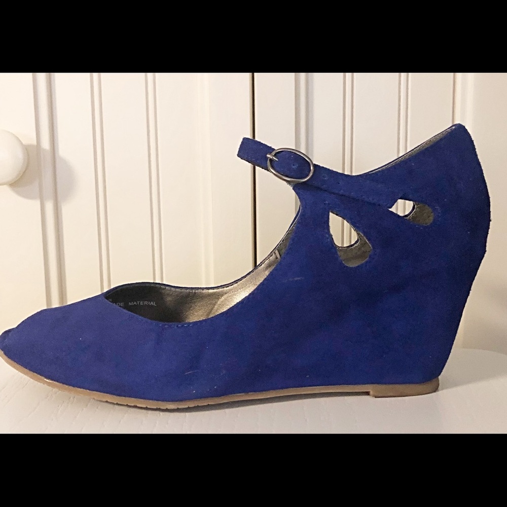 Coach and Four Wedges in Electric Blue 💙